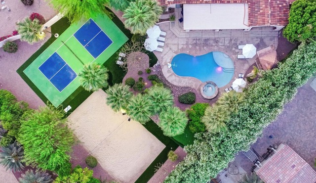 Virtual Golf, Pickle+Volley+Basketball+Putting Green+Theatre+Gameroom+Ping Pong in Indio