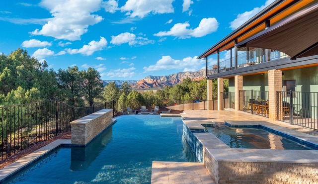 Vortex View –Luxury Sedona Retreat with Infinity Pool Game Room & Red Rock Views