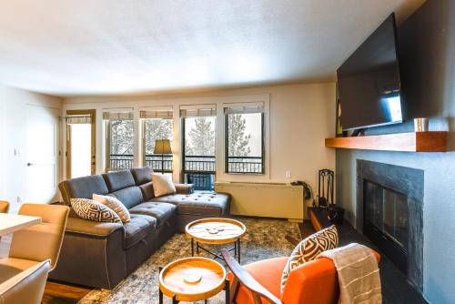 Walkable Luxury Condo at Bend’s 7th Mtn Resort in Bend