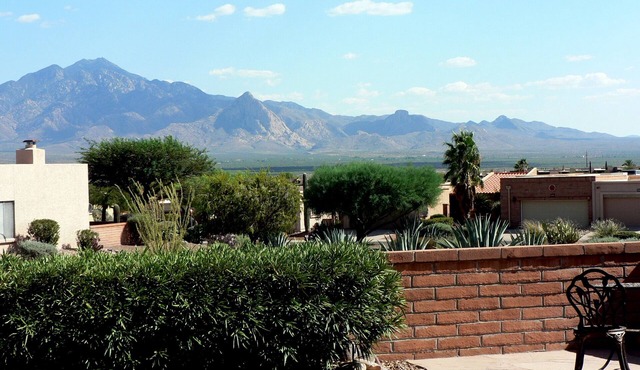 Watch the sun rise over the Santa Rita Mountains - Green Valley Hideaway