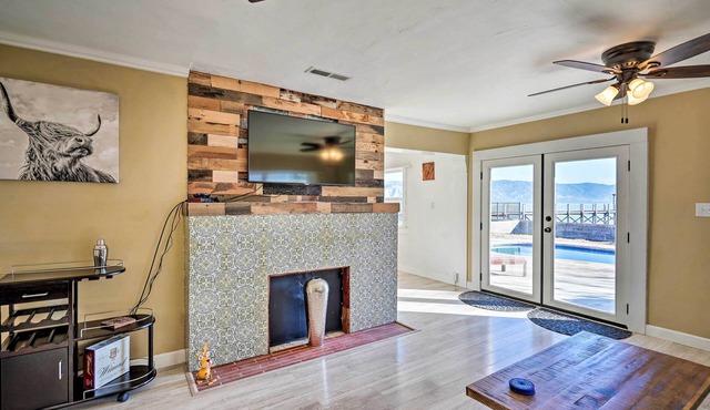 Waterfront Cottage w/Private Pool & Lake View!