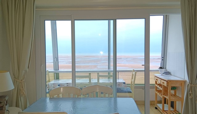 WATERFRONT T2 furnished 4 people in Courseulles-Sur-Mer