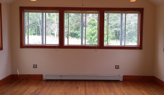 Waterfront Home With Recreational Dock! Great For Rafting, And Close To Beaches in Mastic Beach