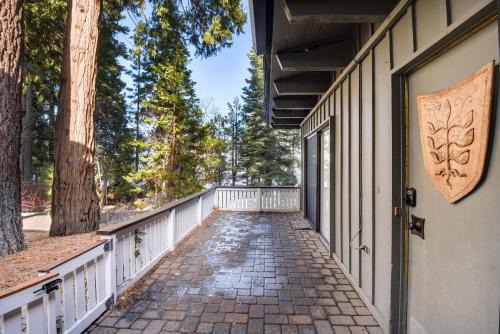Waters Edge Escape - Patio with BBQ Near Beach