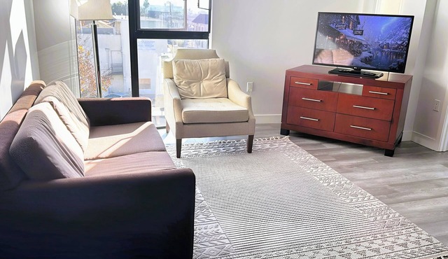 West Hollywood 2BR Exclusive Residence Complimentary AC, WiFi & Parking