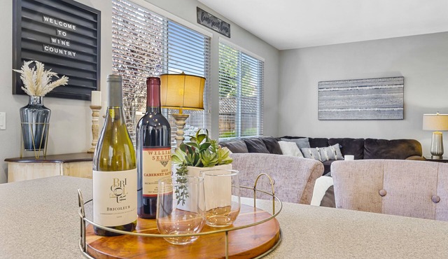 “Winetopia” Windsor Getaway - 39 Exceptional Reviews! in Windsor