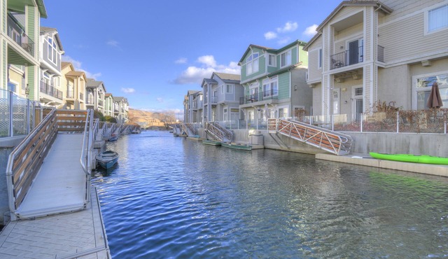 WONDERFUL FIVE BEDROOM HOME OVERLOOKING THE LAKE AND MARINA in Sparks