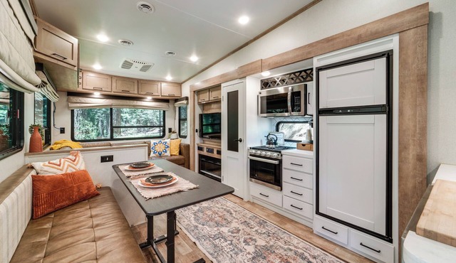 Wooded Getaway w/Beautiful Views in Nevada City!