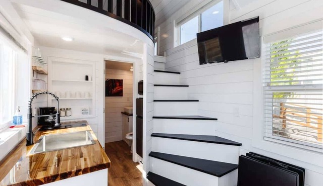 Zion Red-Rock Romance - Tiny Home with Private Deck