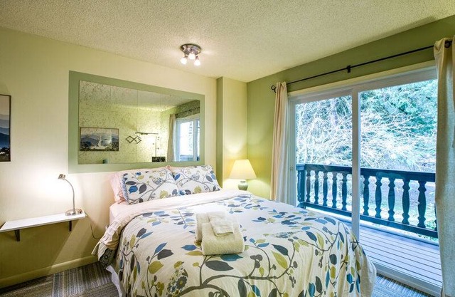 88SLL - Inexpensive - Economical - Kitchenette - Sleeps 2 in Glacier