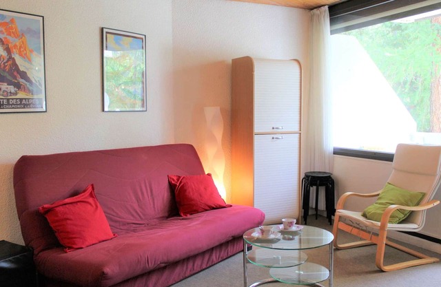 Charming Studio in Vars, 30m from Slopes, Sleeps 4 in Vars