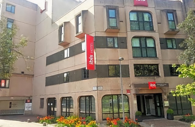 Ibis Rouen Centre Rive Gauche St Sever in Rouen