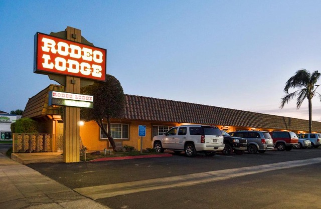 Rodeo Lodge 