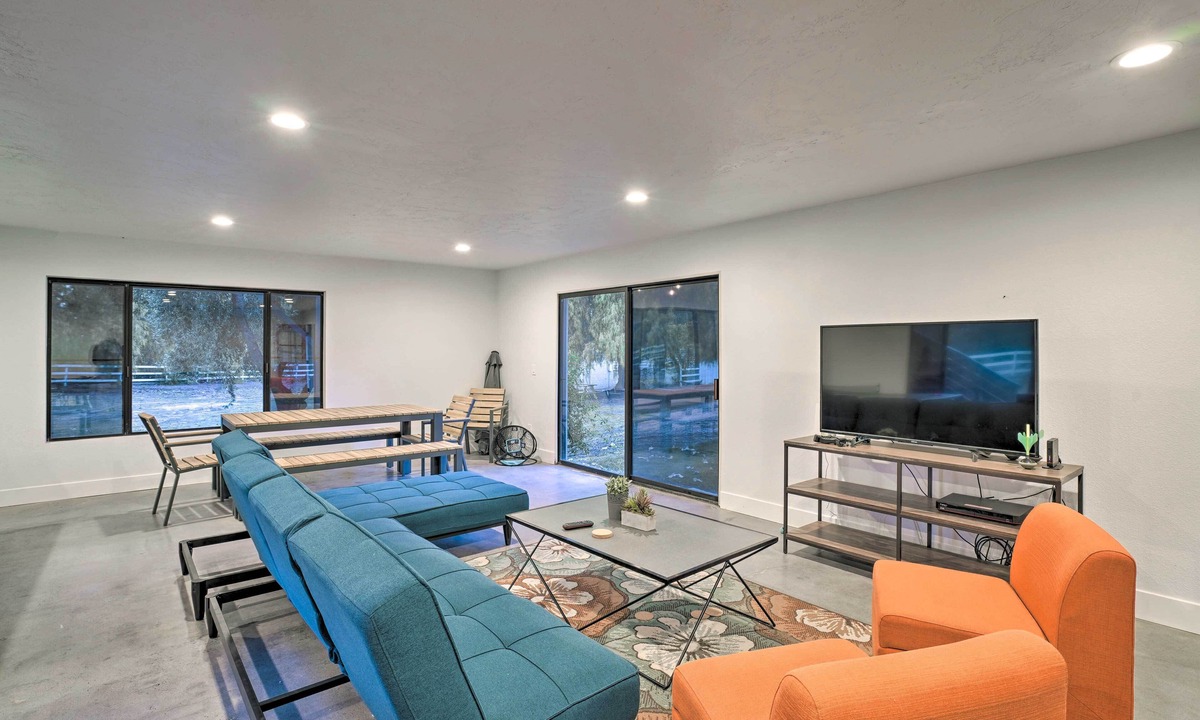 Valley Center Cottage | Family Retreat - Private Tennis Court & Game Room