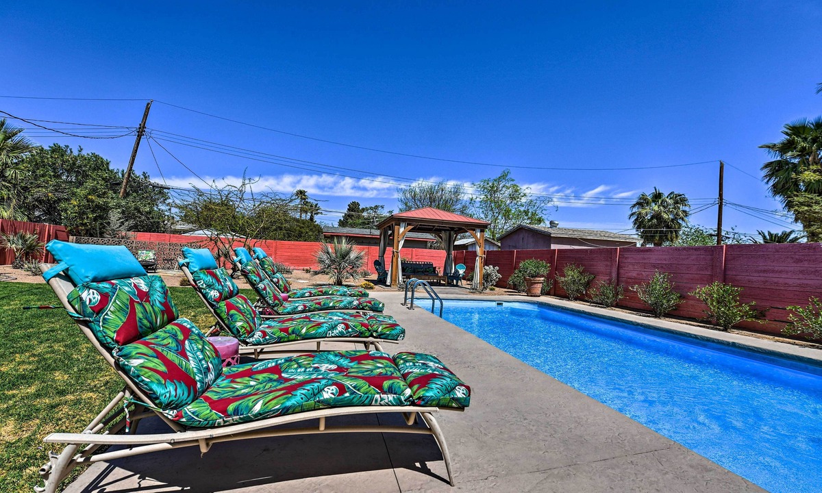Las Vegas Cottage | Vintage Las Vegas Oasis < 3 Mi to the Strip!