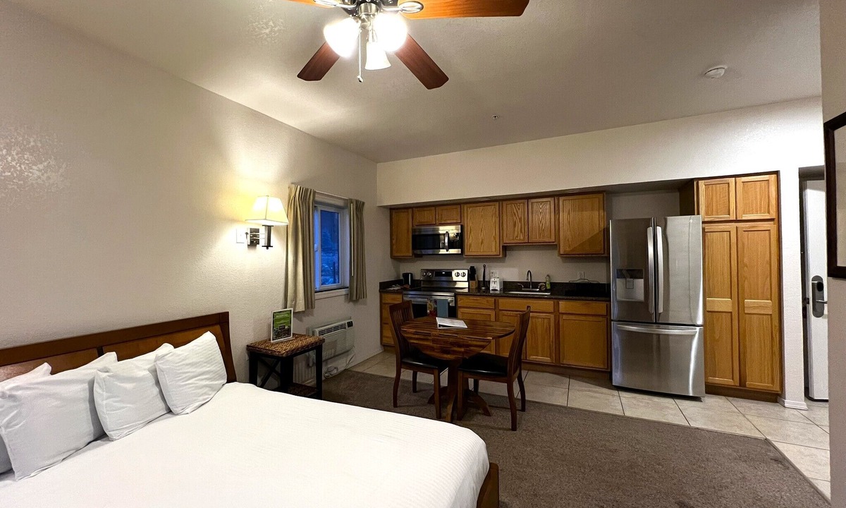 Tusayan Apartment | Canyon Plaza Premier Studios and Apts