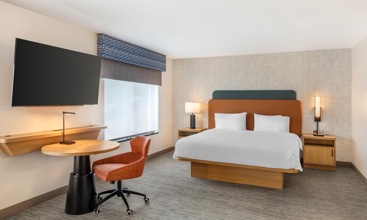 Moreno Valley Hotel | Hampton Inn & Suites Moreno Valley