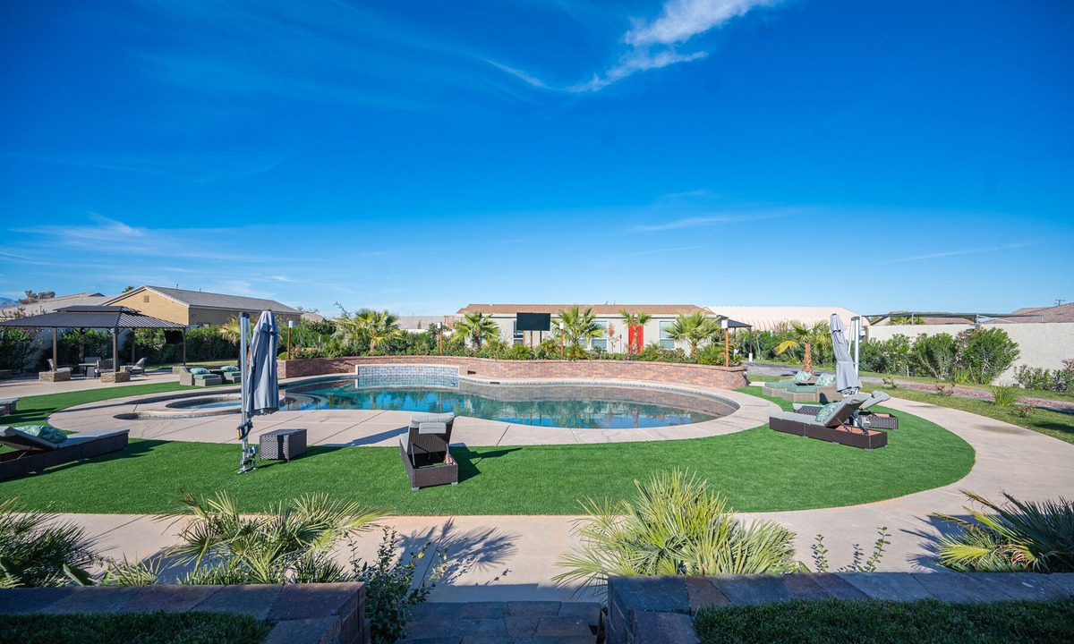 Paradise Villa | TROPICAL VILLA RETREAT!!! WEDDINGS ALLOWED!!!!! SLEEPS 40+