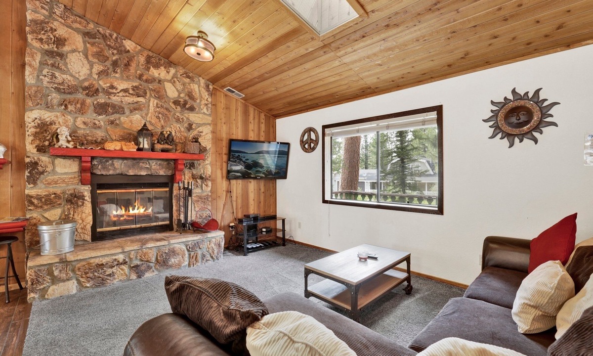 Fox Farm Cabin | 1454-pines And Needles 2 Bedroom Home by RedAwning