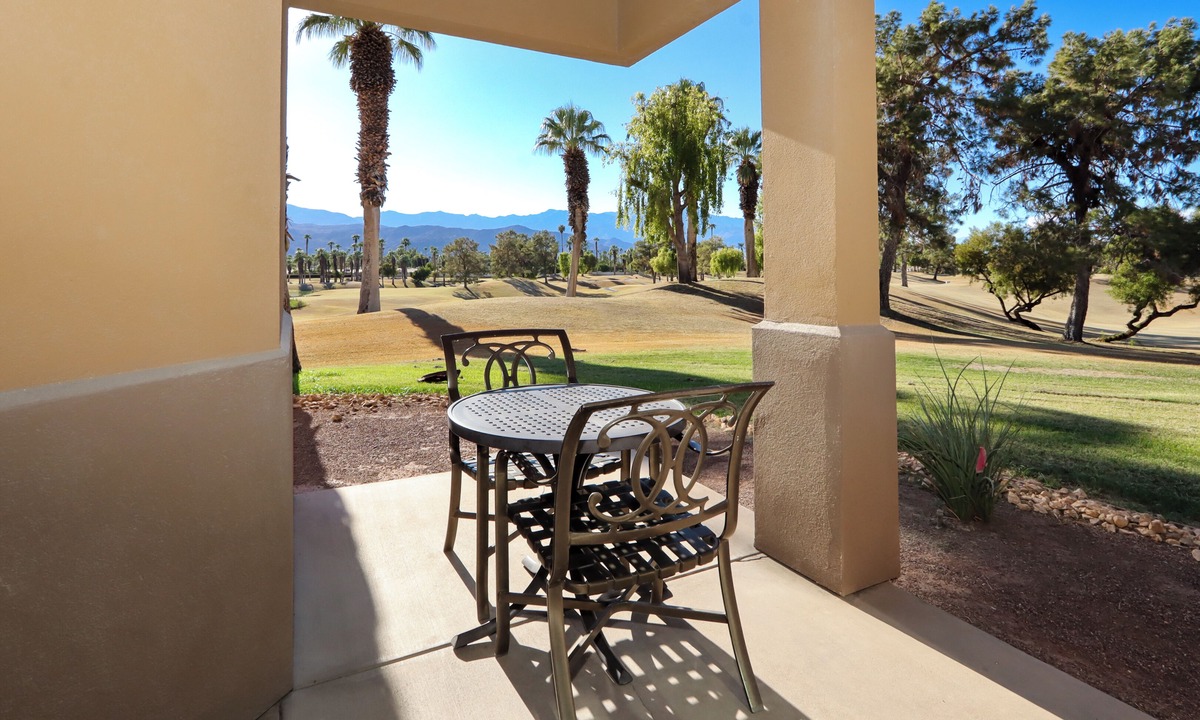 Palm Desert Apartment | COACHELLA Marriott's Desert Springs Villas Kitchenette, access to resort