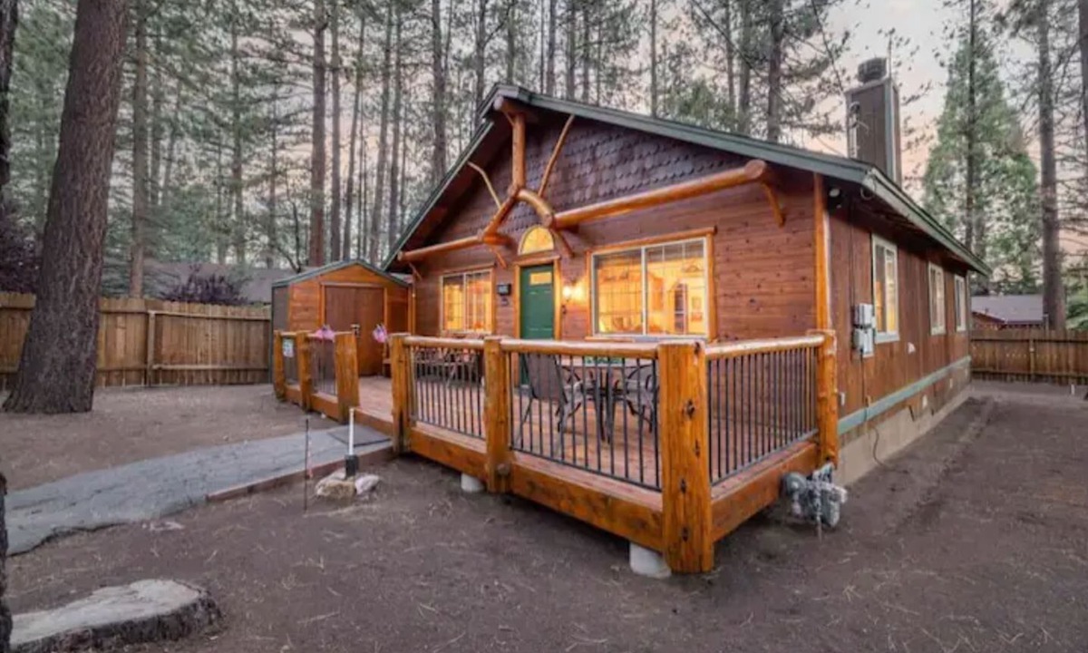 Moonridge Cabin | Location, Location, Location! Emerald Isle Cabin
