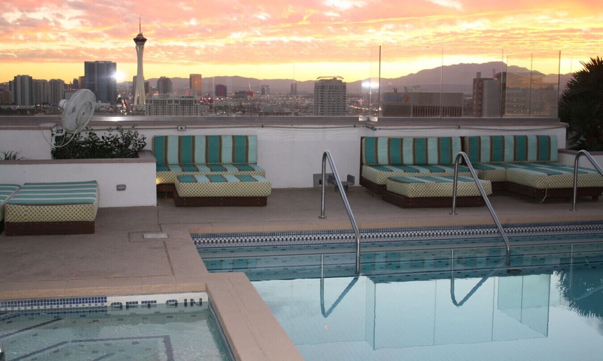 Downtown Las Vegas Condo | Opulent Ogden Luxury High Rise 20th floor Queen