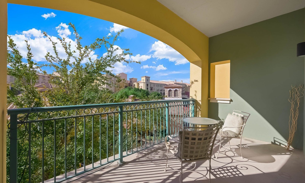 Lake Las Vegas Condo | Escape to Paradise: Luxe 2-Bedroom Retreat