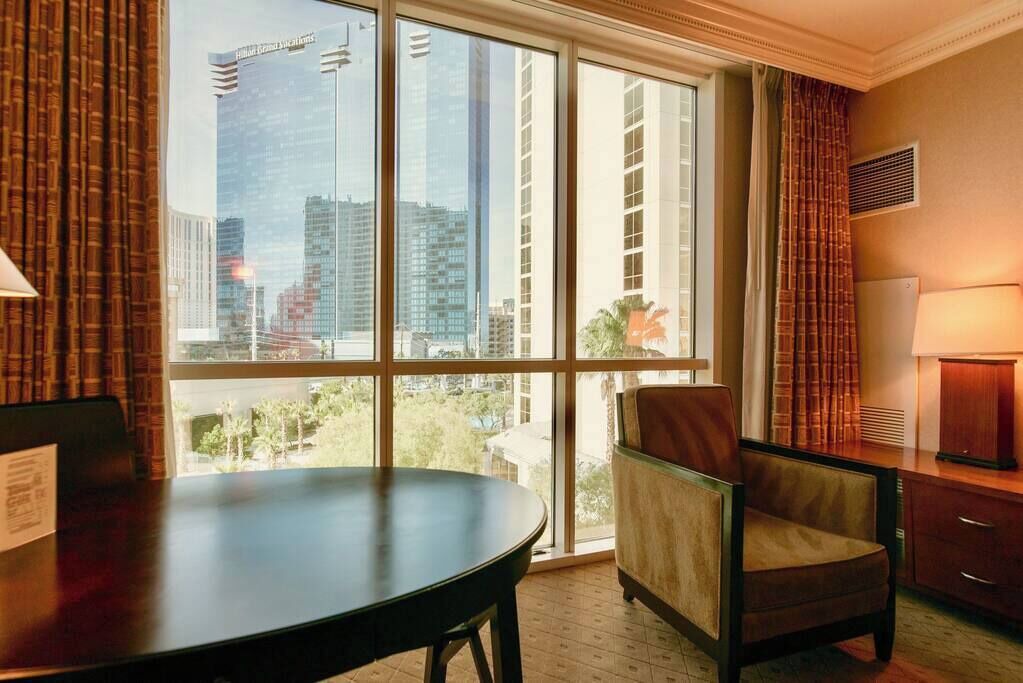 Las Vegas Condo | No Resort Fee | Strip Views, Pools & Parking