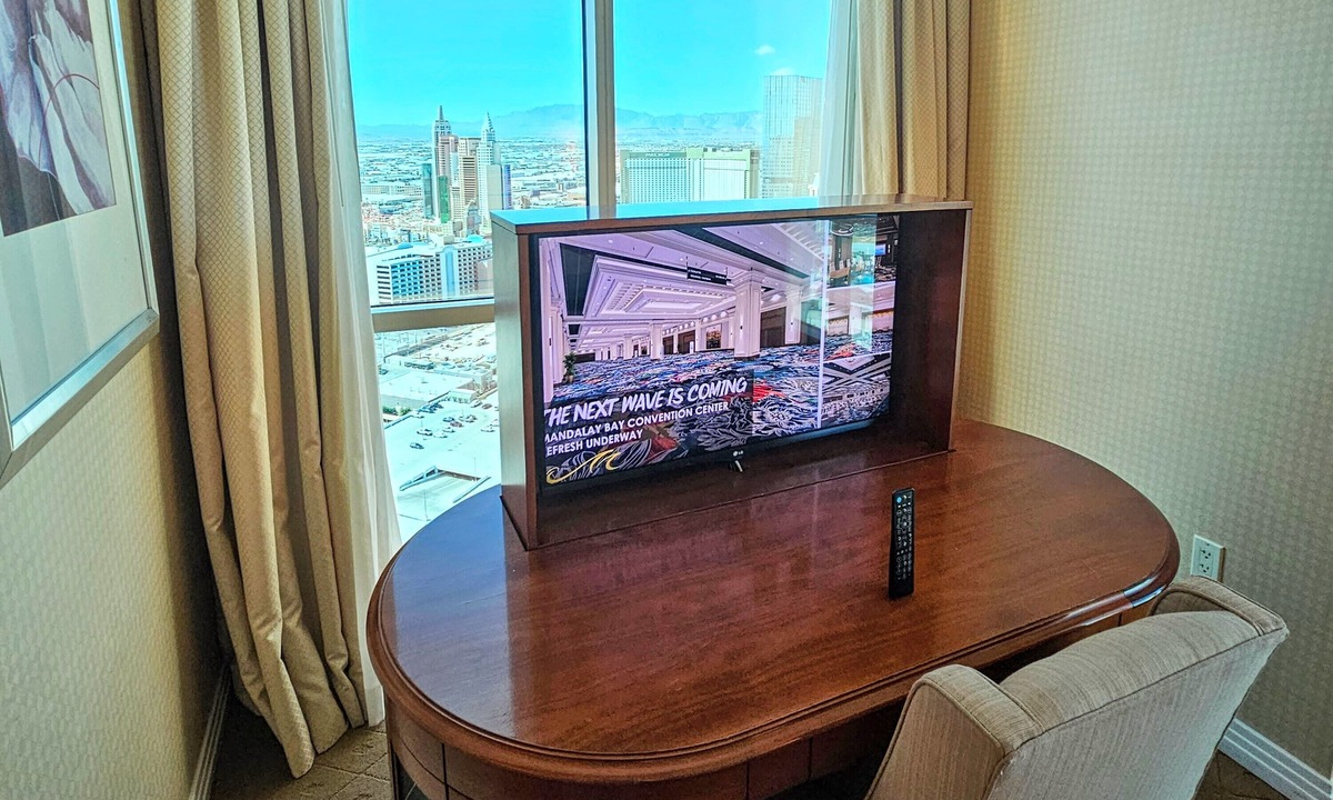 Las Vegas Condo | TOP 38th FLOOR 1 BR PENTHOUSE! BALCONY! SPHERE, F1 Views, POOL-NO RESORT FEES!