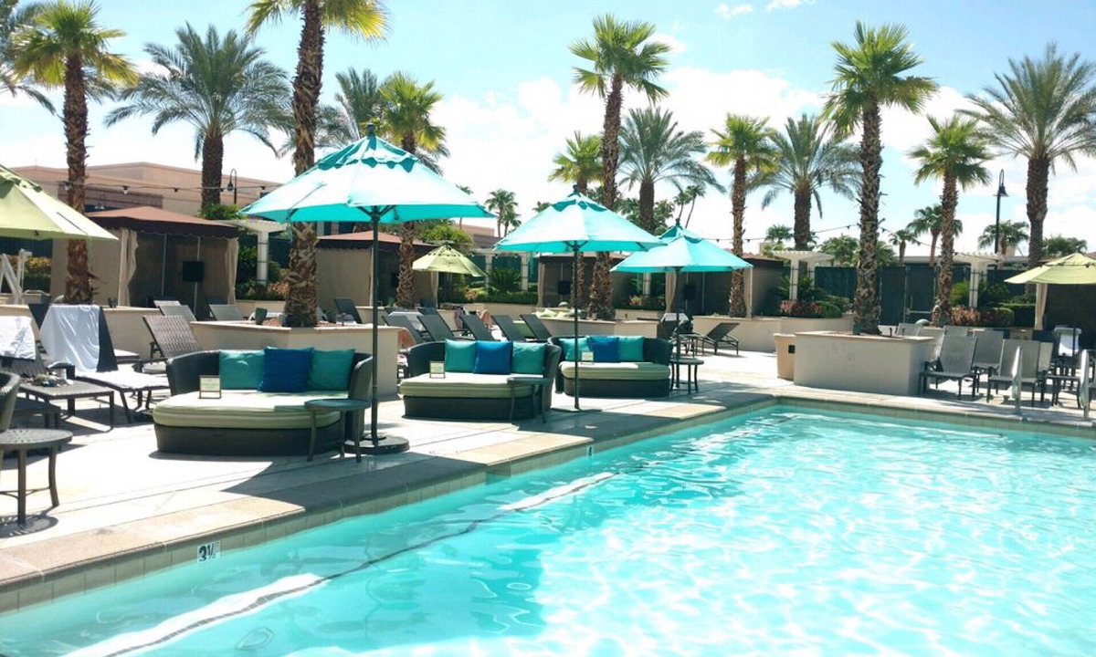 Las Vegas Condo | The Ultimate Vantage: Top 38th Floor Jr. Suite Overlooking the Strip,Sphere,F1!
