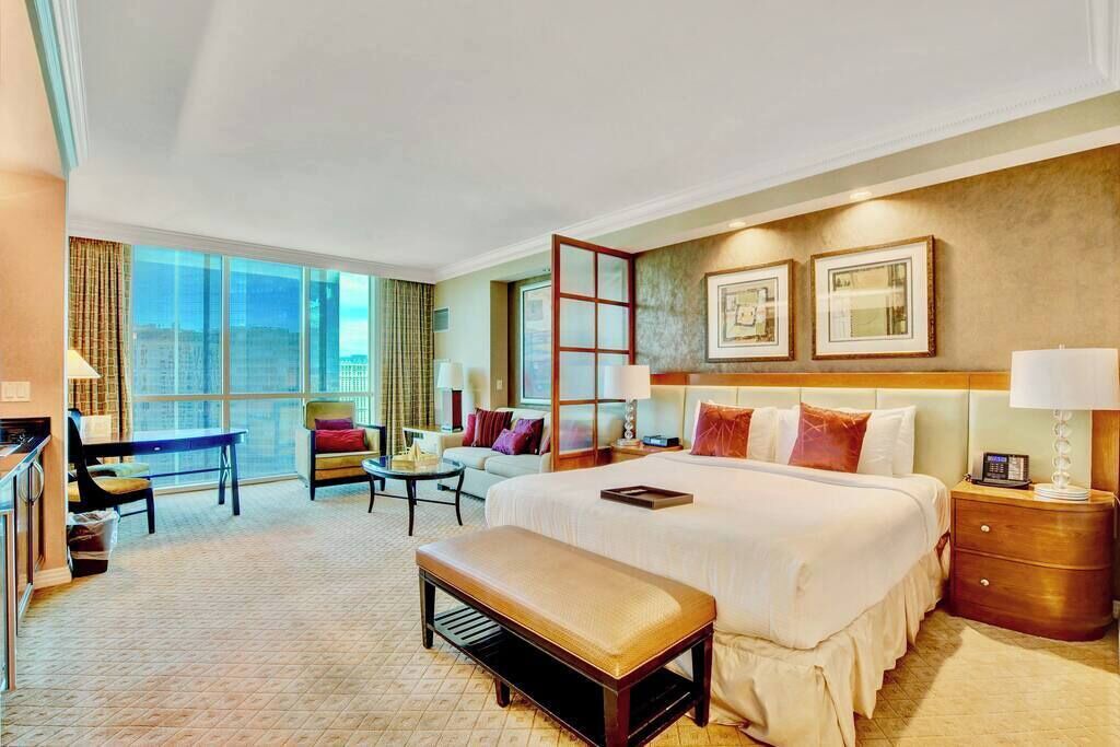 Las Vegas Condo | No Resort Fee | Strip Views, Pools & Parking