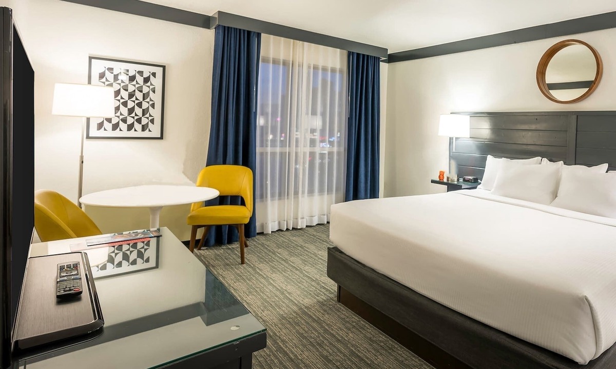 Las Vegas Apartment | Pet Friendly King | Las Vegas Stay