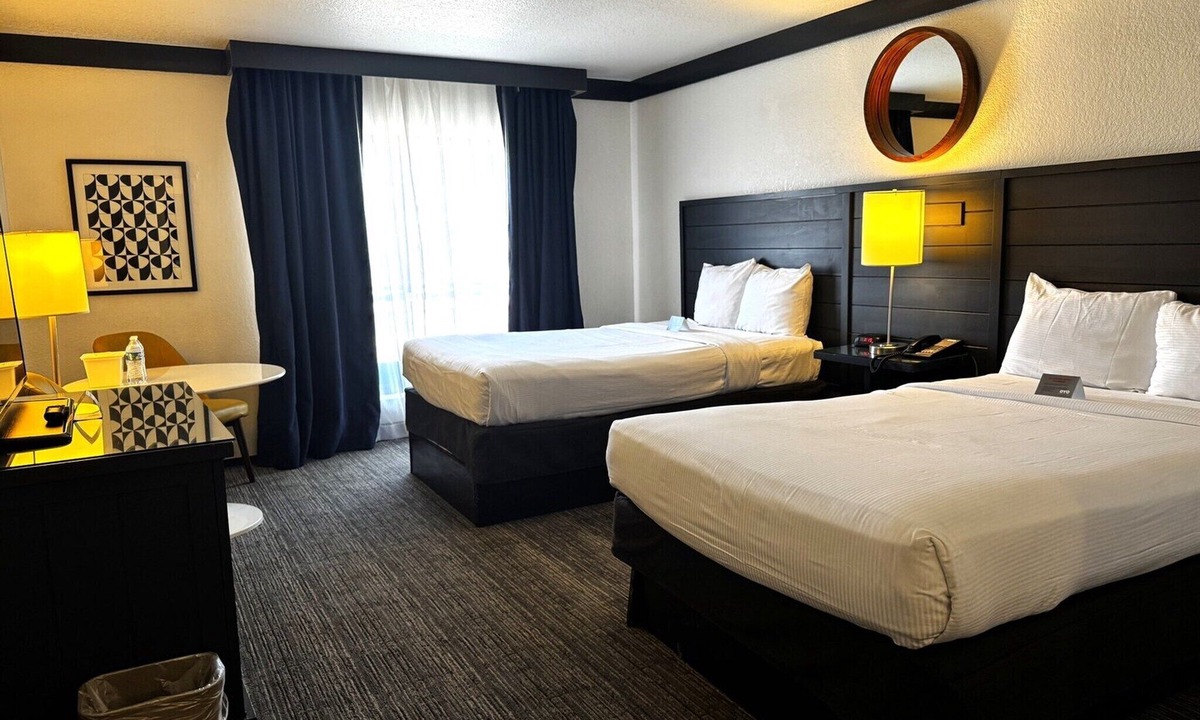 Las Vegas Apartment | Premium Strip View Queen |Vegas