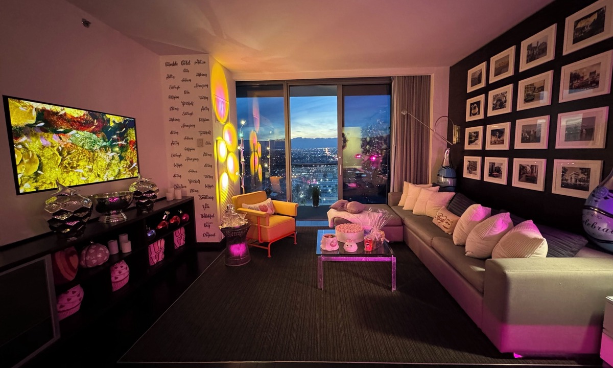 Las Vegas Apartment | Luxury Palms Place Suite Balcony Views, 2 Pools & Jacuzzi Access