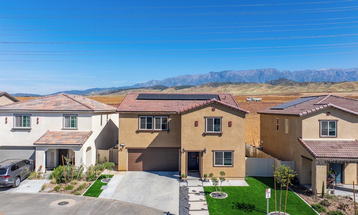 Banning House | Tranquil 3-bedroom house with AC in charming Banning, our Modern Oasis