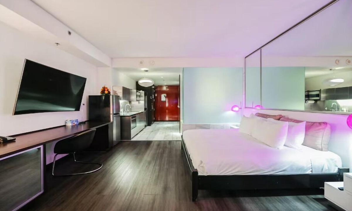 Las Vegas Apartment | SVS: Remodeled High Floor Studio | Strip View Balcony | Palms Place