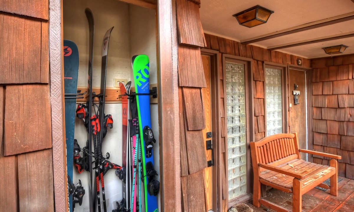Big Bear Lake Condo | Big Bear Ski In Ski Out By Destination Big Bear: Walk to Snow Summit Ski Resort! Hot Tub! Open Concept Reverse Floor Plan! Rock Fireplace!