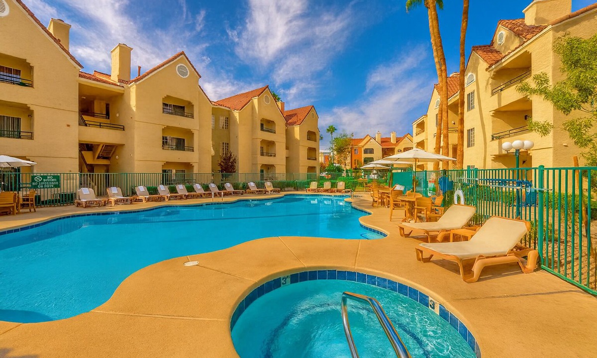 Las Vegas Hotel | Live the Villa Life | 5 Pools, Game Room, Full Kitchen & BBQ Grills