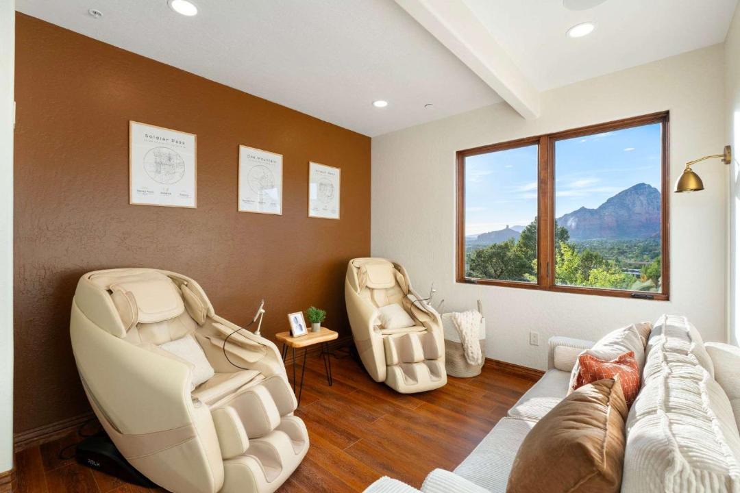 West Sedona House | NEW - Tuscan Red Rock Overlook - Spectacular Views 2 Pools Waterfalls Fire Features Spa Sauna Massage Chairs & Salt Room