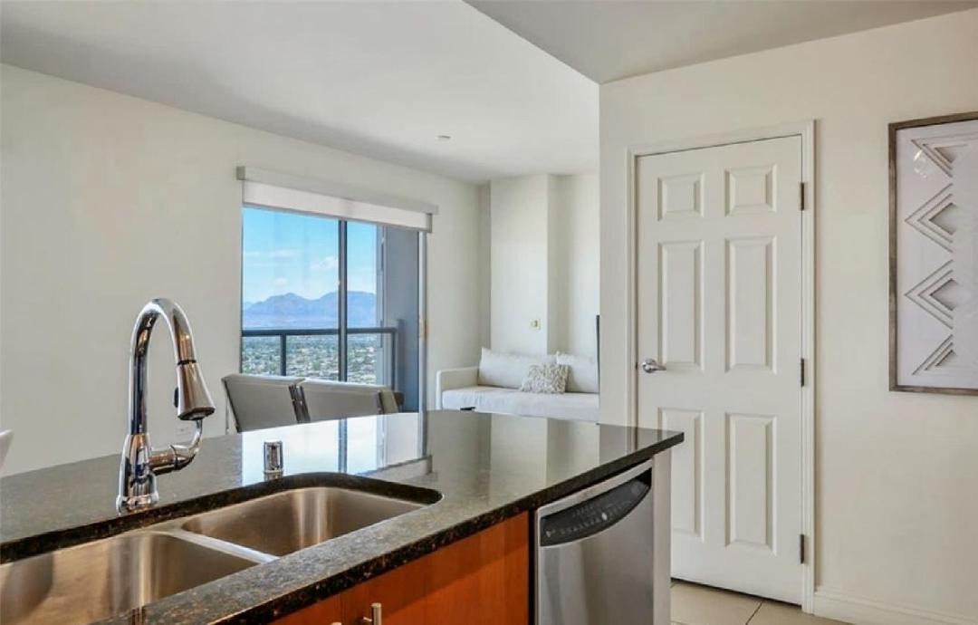 Gateway District Apartment | One Bedroom High Rise Residence with City Views
