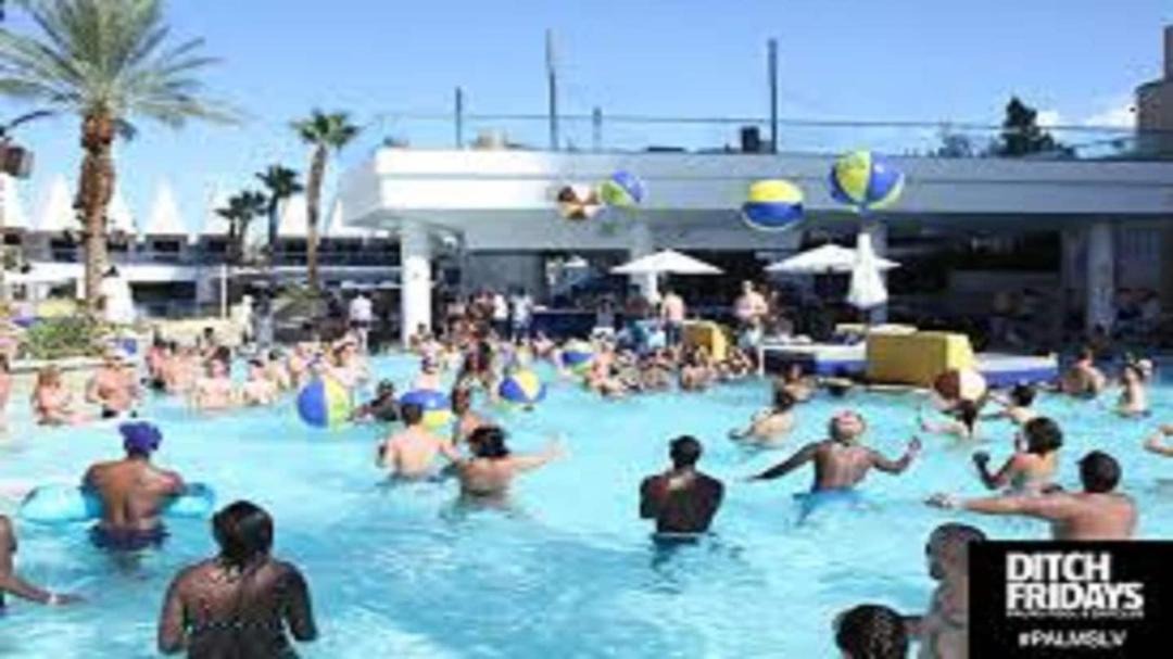 Las Vegas Hotel | Palms Place No Resort fees with Balcony