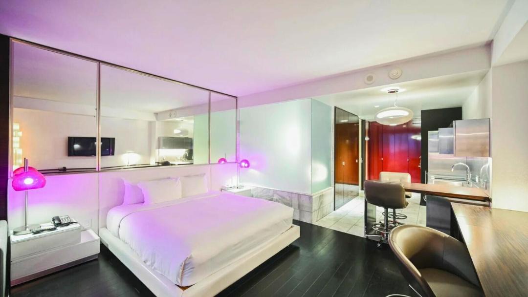 Las Vegas Hotel | Vista Balcony Collection - StripSuite Palms Place Hotel, Resort & Casino - NO RESORT FEE