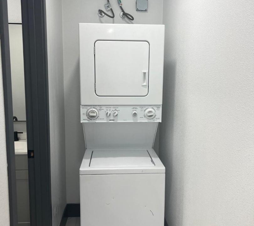 Las Vegas Apartment | Modern Guesthouse W Parking 12Min to Strip