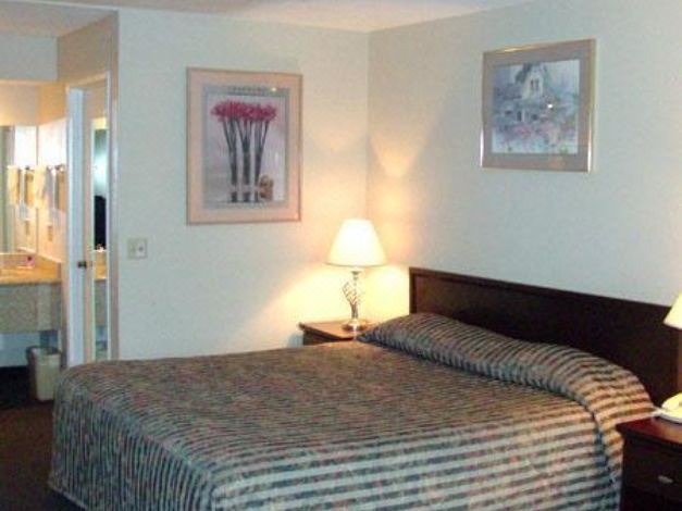 Photo of Bedroom in Pumpkin Center