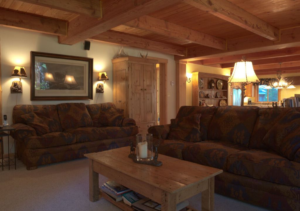 Photo of Livingroom in Tahoe Pines