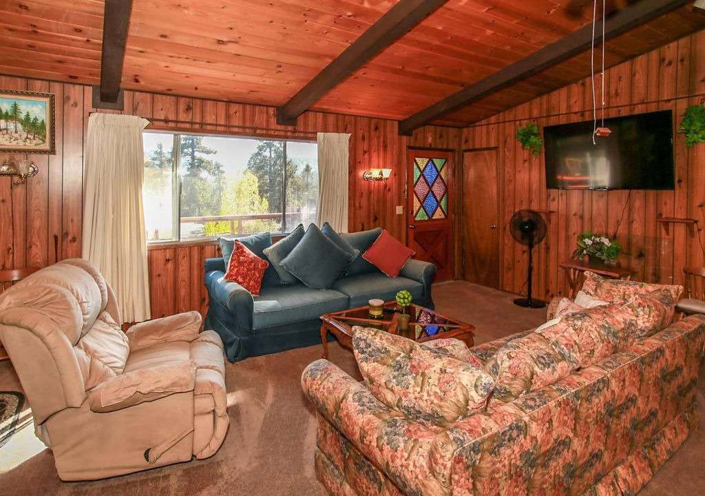 Photo of Livingroom in Whispering Forest