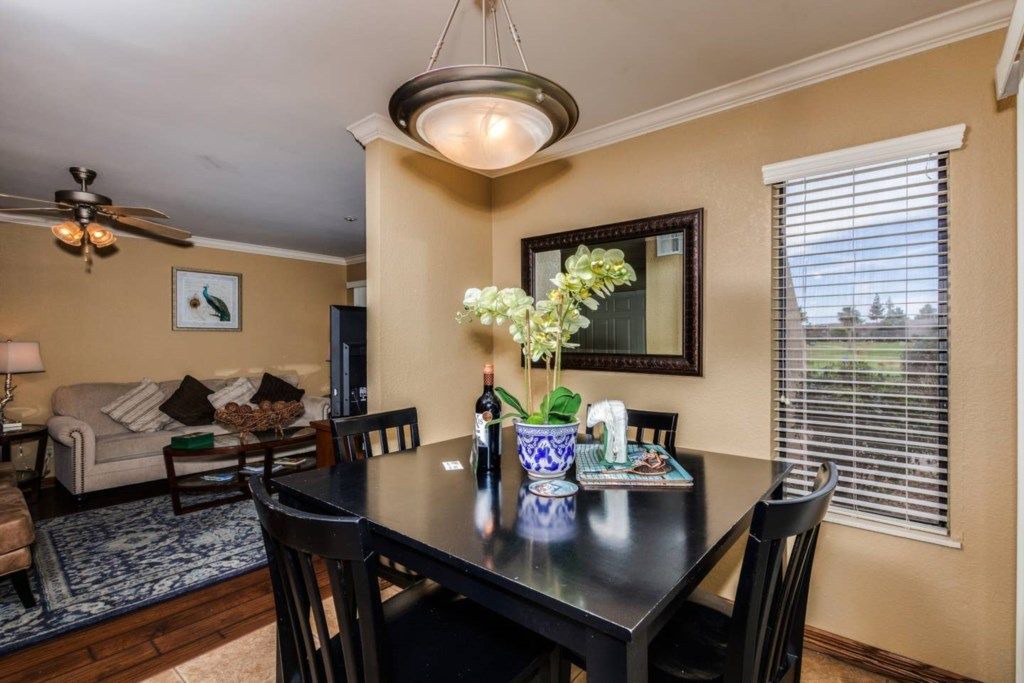 Photo of Livingroom in Peaceful Valley