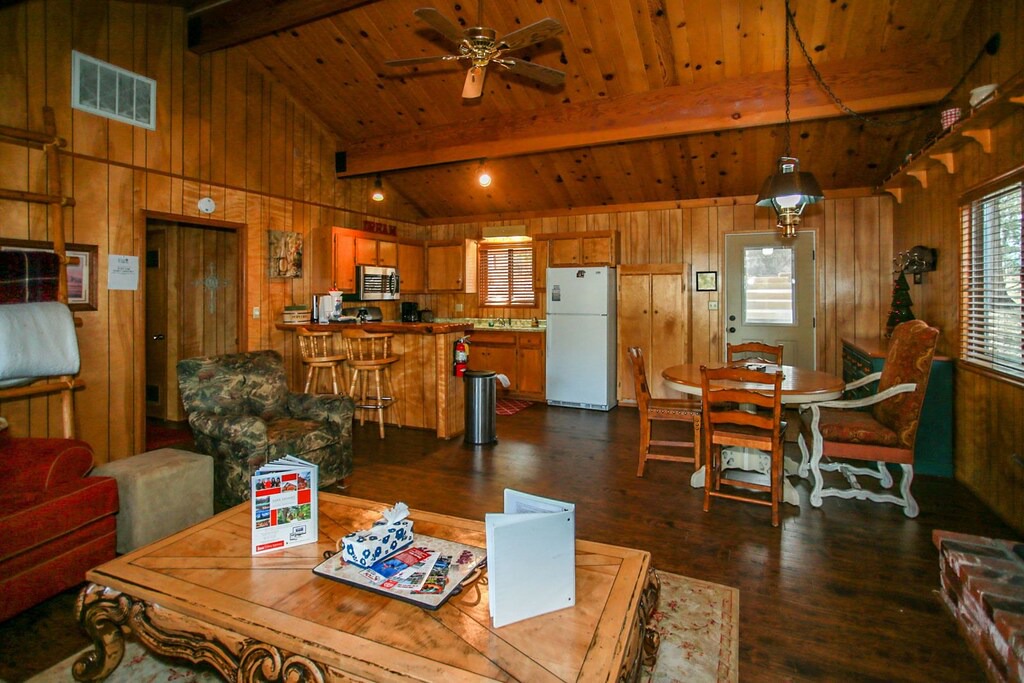 Photo of Livingroom in Whispering Forest