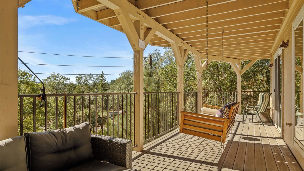 Photo of Patio Balcony in Lake Arrowhead