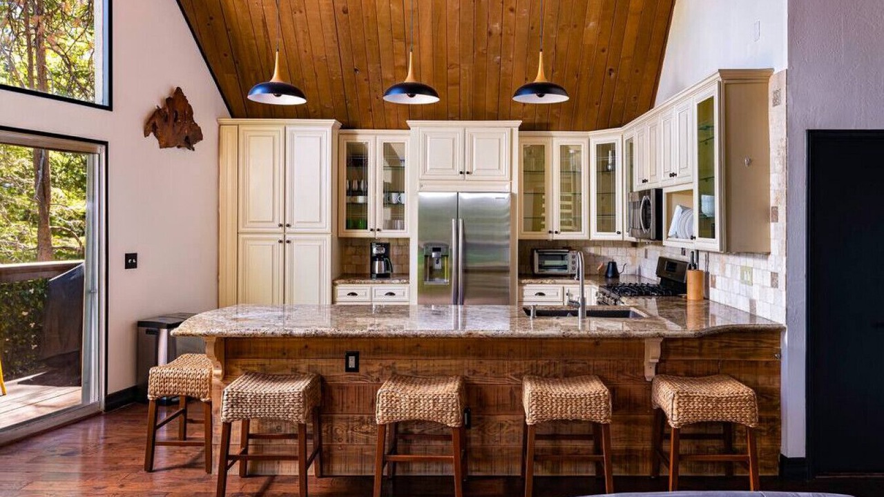 Photo of Kitchen in Lake Arrowhead